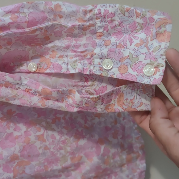 Gap button down blouse size medium - Picture 5 of 9